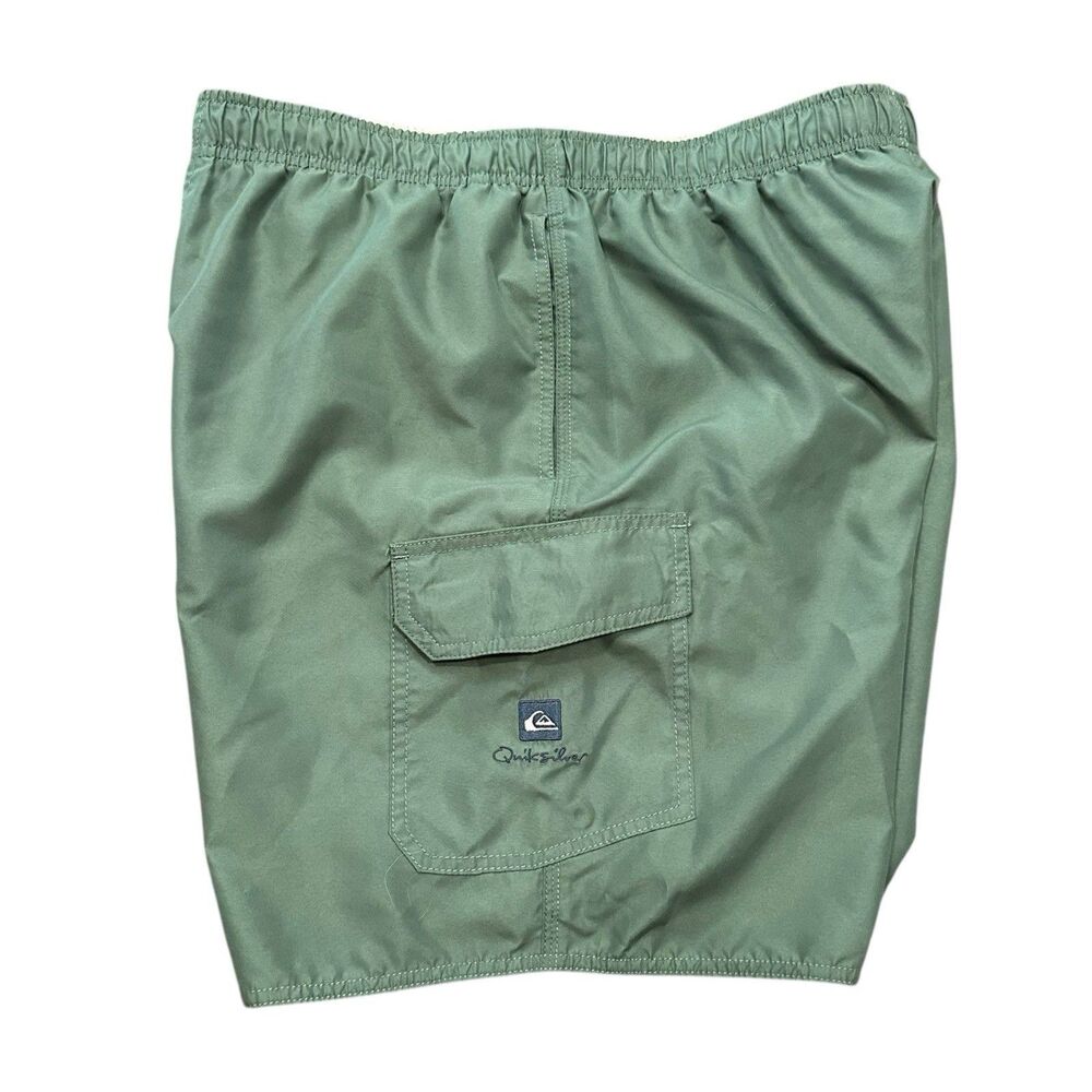Quiksilver Men’s Waterman Green Swim Trunks Size‎ XL Cargo Pockets Y2K